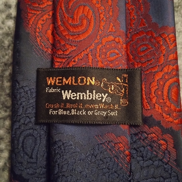 Wembley set of 2 vintage Wemlon Fabric neckties - Picture 7 of 8